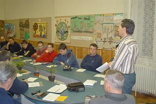 ch2002103a.jpg (272917 bytes)